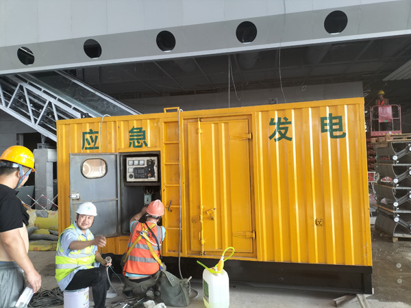 瓮安怎样判断空气滤清器是否需要更换？